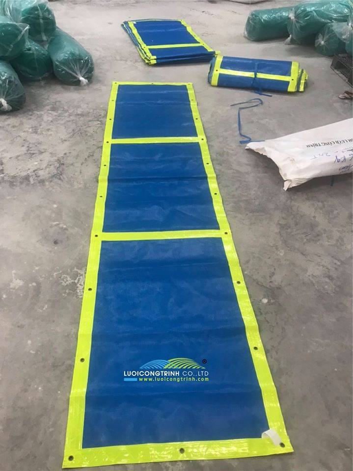 Lưới PVC may viền bấm khuy theo yêu cầu